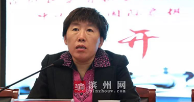 与世界棋后面对面 滨州棋手梦想成真----谢军大师出席滨城区首届中小学生国际象棋、国际跳棋比赛